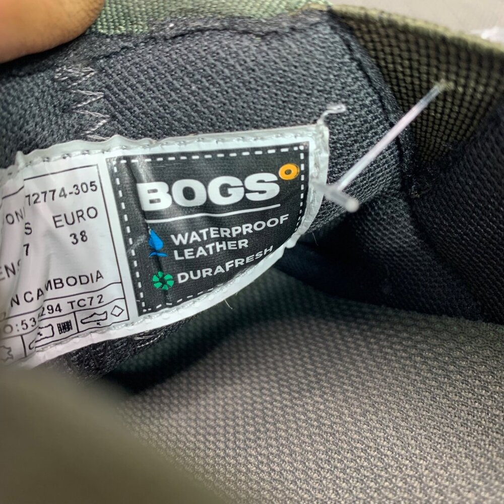 BOGS Women's Size 7 Kicker Slip on Leather Shoe Sneaker casual shoes - Picture 4 of 9